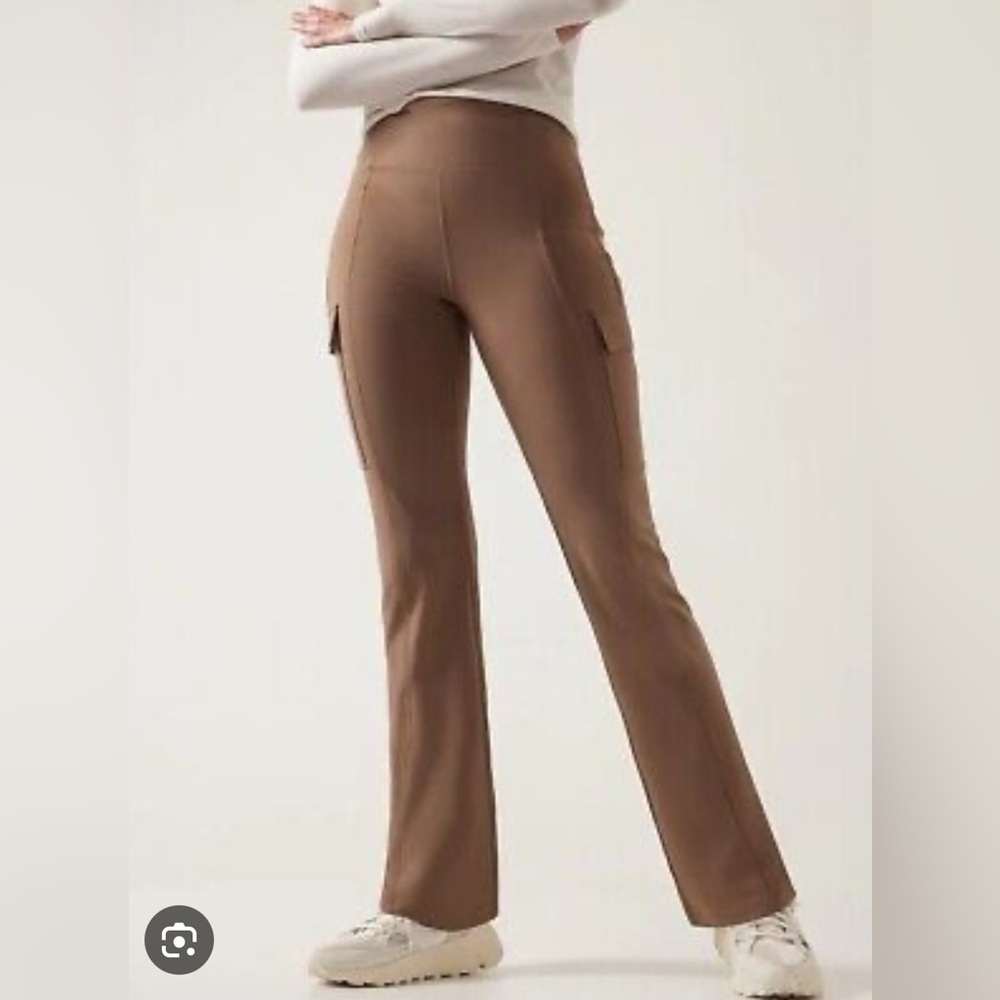 Athleta | Delancey Cargo Pant | Rustic Beige | Size Small | Straight Leg
